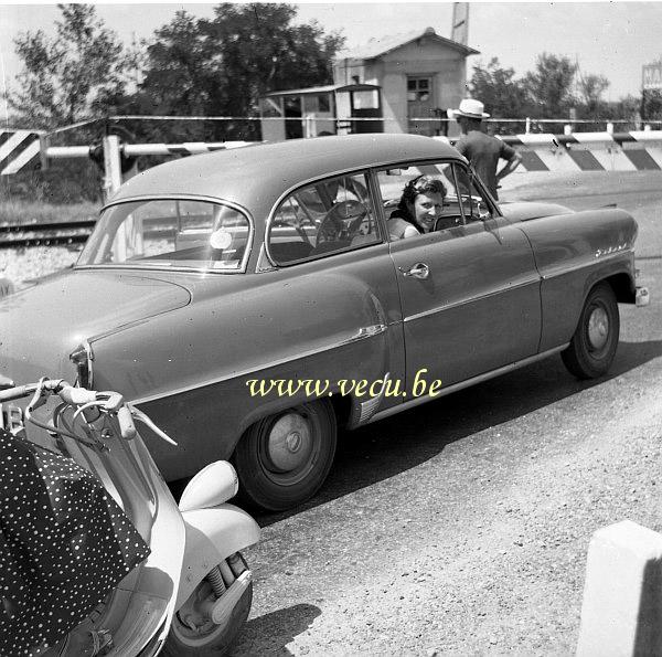 photo ancienne  d'Opel  Opel rekord 1956