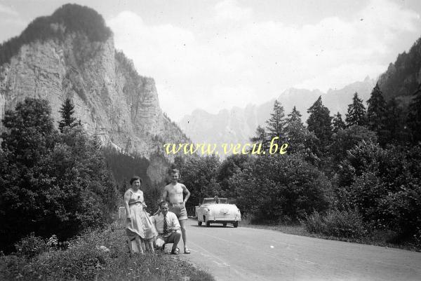 photo ancienne  Voyage avec la Plymouth deluxe décapotable modèle 1949