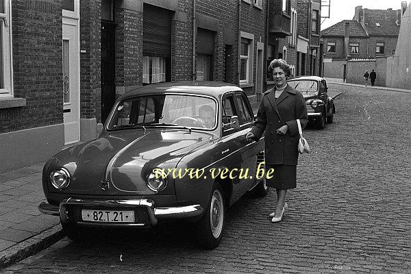 photo ancienne  de Renault  Renault Dauphine