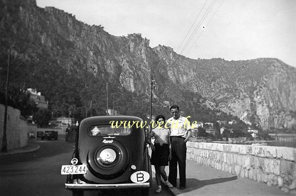 photo ancienne  de Renault  Renault Juvaquatre en rodage