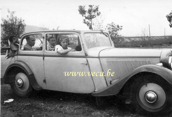 photo ancienne  de Voitures non identifiées  voiture non identifiée