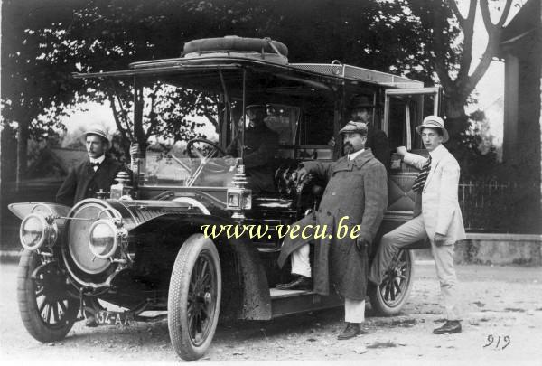 photo ancienne  de Voitures non identifiées  voiture non identifiée