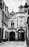 carte postale de Bruxelles Le Vieux Bruxelles -Facade de style Louis XV et facades baroques XVII et impasse