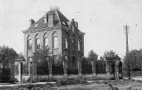 carte postale ancienne de Uccle Institut Sainte-Elisabeth - Habitation de Mr l'Aumônier