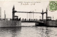 carte postale ancienne de Laeken Nouveau Pont sur le Canal Maritime