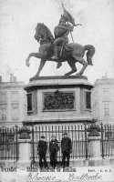 carte postale de Bruxelles Statue Godefroid de Bouillon