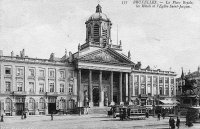 carte postale de Bruxelles La Place Royale - Les Hôtels et l'église St-Jacques