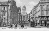 carte postale de Bruxelles Rue de la Régence et Palais de Justice