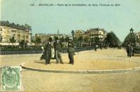 carte postale de Bruxelles Place de la constitution en face l'avenue du midi