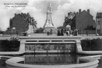 carte postale ancienne de Schaerbeek Place des Bienfaiteurs