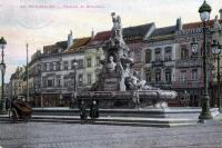 carte postale ancienne de Ixelles Fontaine de Brouckère (Porte de Namur coin rue du Champ de Mars)