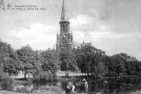 carte postale ancienne de Ixelles Un coin de l'étang et l'église Ste Croix