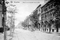 carte postale ancienne de Ixelles Avenue de la Couronne vers la ville