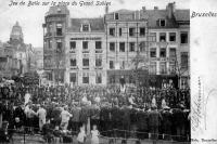 carte postale de Bruxelles Jeu de balle sur la place du Grand Sablon