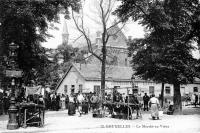 carte postale de Bruxelles Le marché au Vieux - Puces à la place du Jeu de Balle