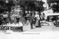 carte postale de Bruxelles Vieux marché place du Jeu de Balle - Marché aux puces