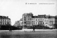 carte postale de Bruxelles Au Rond Point de la rue de la loi (Rond point Schuman)
