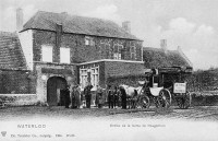 carte postale ancienne de Waterloo Entrée de la ferme de Hougomont