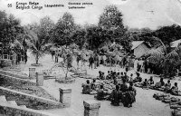 carte postale ancienne de Léopoldville Chameaux porteurs