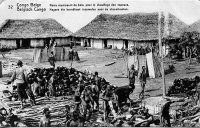 postkaart van onbekend Noirs réunissant du bois pour le chauffage des vapeurs