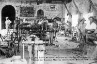 postkaart van Stanleyville Ecole des frères Maristes - Atelier du fer - Ajustage