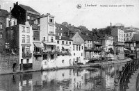 carte postale ancienne de Charleroi Vieilles maisons sur la Sambre