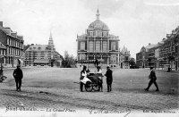 carte postale ancienne de Saint-Ghislain La Grand'Place