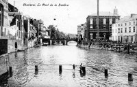 carte postale ancienne de Charleroi Le pont de la Sambre.