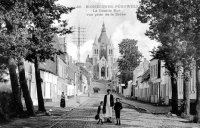 carte postale ancienne de Bonsecours La Grande rue - vue prise de la Drève.