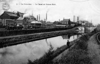 carte postale ancienne de La Louvière Le canal et usines Boël.