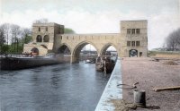 carte postale ancienne de Tournai Le Pont des trous