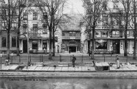 carte postale ancienne de Charleroi Entrée de la Bourse