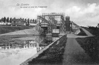 carte postale ancienne de La Louvière Le canal en aval de l'ascenseur
