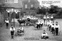 carte postale ancienne de Celles-en-Hainaut Juvénat de la visitation pour petits garcons de 4 à 11ans. Un groupe