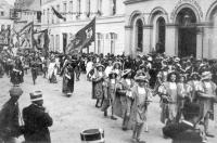 carte postale ancienne de Tournai Cortège Tournoi (1513-1913) les trompettes de la villes