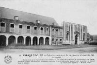 carte postale ancienne de Gozée Abbaye d'Aulne - Galerie ayant servi de carrosserie et quartier des étrangers