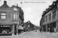 carte postale ancienne de Mouscron Place de l'Ours - Rue de Tourcoing