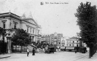 carte postale ancienne de Spa Place royale et les Bains