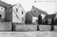 carte postale ancienne de Housse Jolis pignons place de l'église