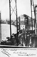 postkaart van Verviers La rue du Marteau et la Vesdre pendant les inondations du 27 février 1906