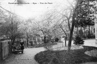 carte postale ancienne de Spa Pensionnat Sainte-Croix - vue du parc