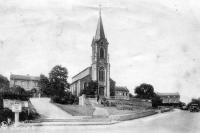 carte postale ancienne de Hamoir L'église et monument Delcour
