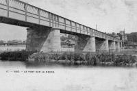 carte postale ancienne de Visé Le pont sur la Meuse