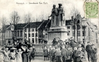 postkaart van Maaseik Statue Van Eyck