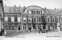carte postale ancienne de Saint-Hubert Ecole pénitentiaire - Hôtel Petit