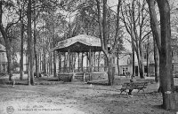 carte postale ancienne de Arlon Le Kioske de la place Léopold