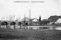 carte postale ancienne de Lacuisine Martué - Le pont et la Semois