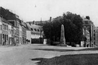 carte postale ancienne de Bastogne Place Saint Pierre