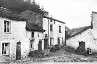 carte postale ancienne de Neufchâteau Un coin de la rue Sous-le-Château