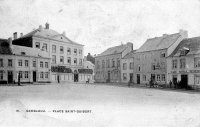 carte postale ancienne de Gembloux Place Saint-Guibert